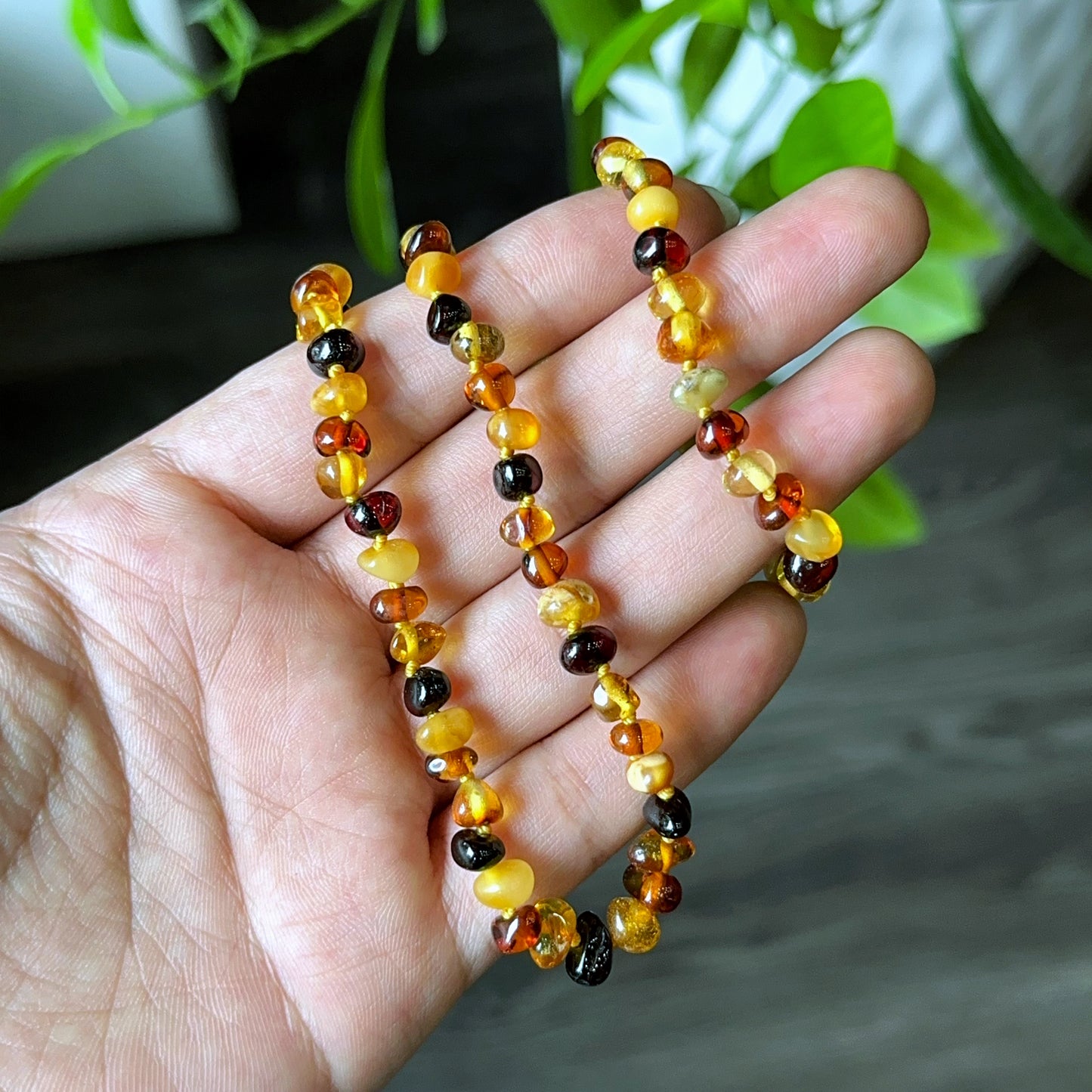 Ensemble collier et bracelet en ambre multicolore pour enfants
