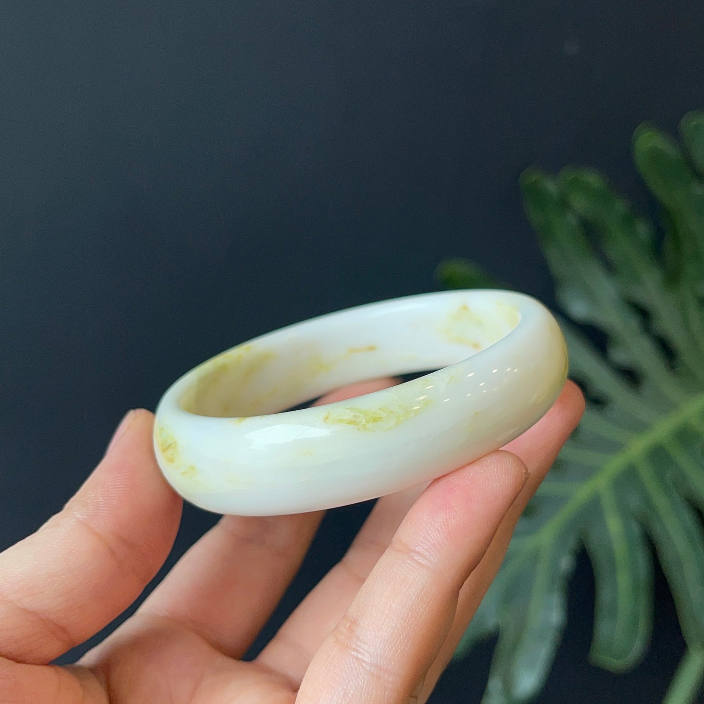 Natural Serpentine Bangle Leaf Style Size 58 mm
