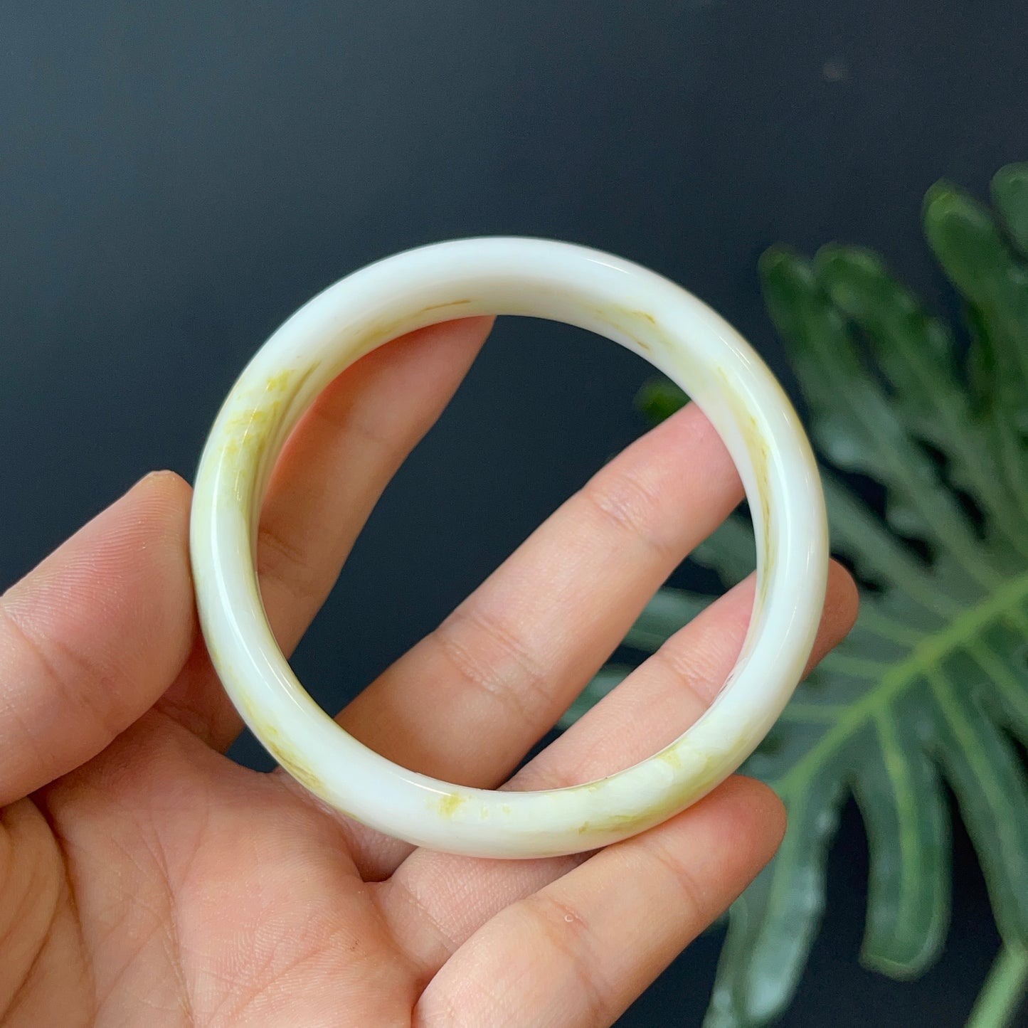 Natural Serpentine Bangle Leaf Style Size 58 mm