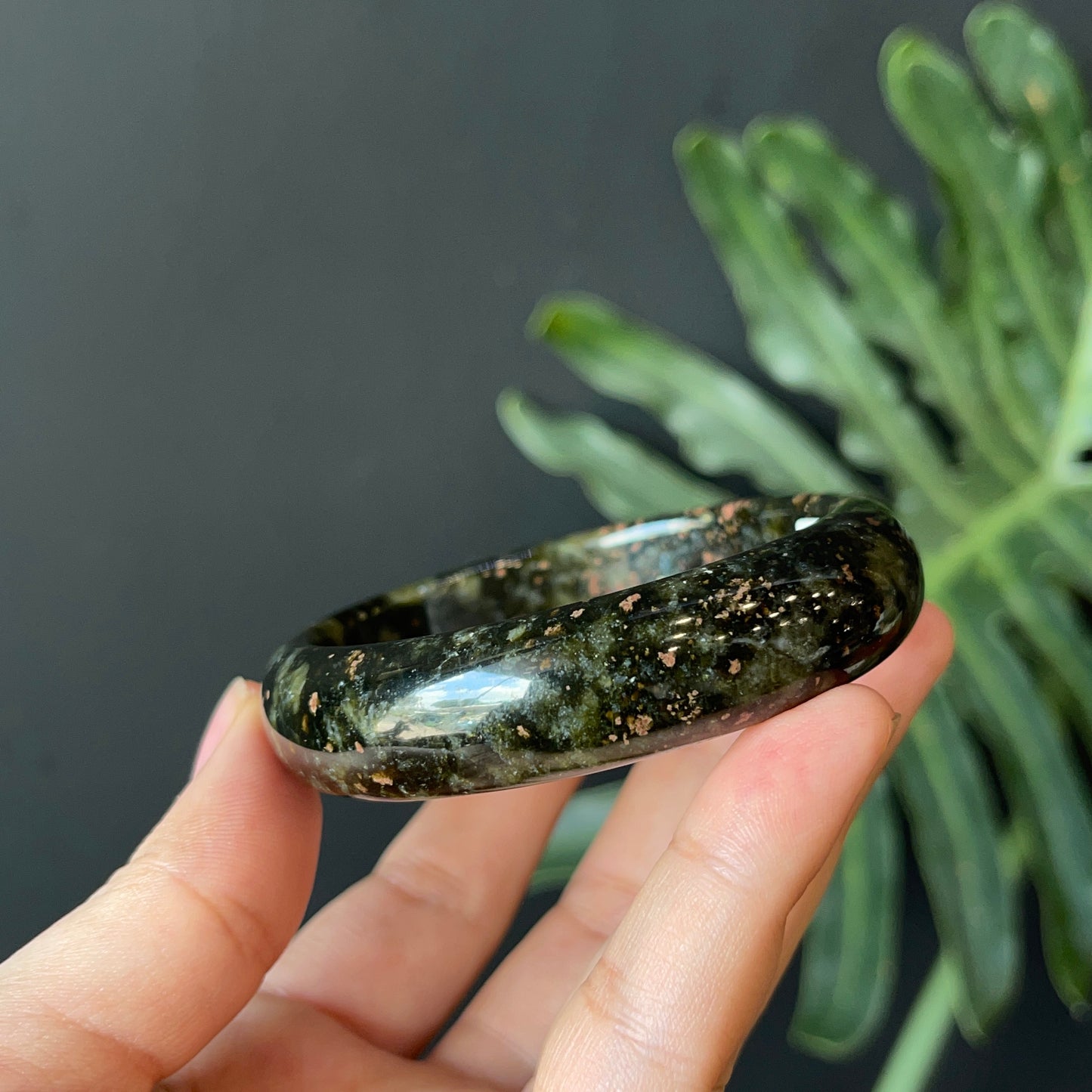 Natural Serpentine Bangle Leaf Style Size 57 mm