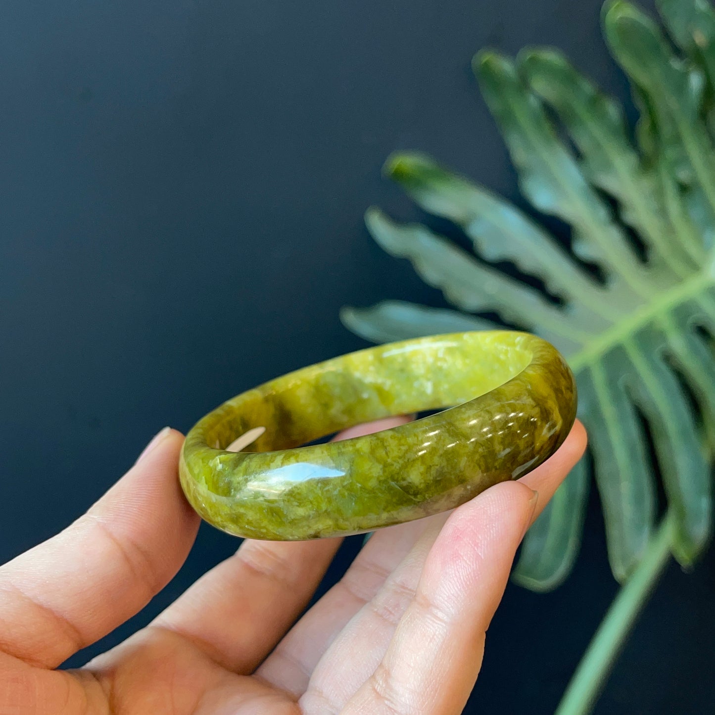 Natural Serpentine Bangle Leaf Style Size 57 mm