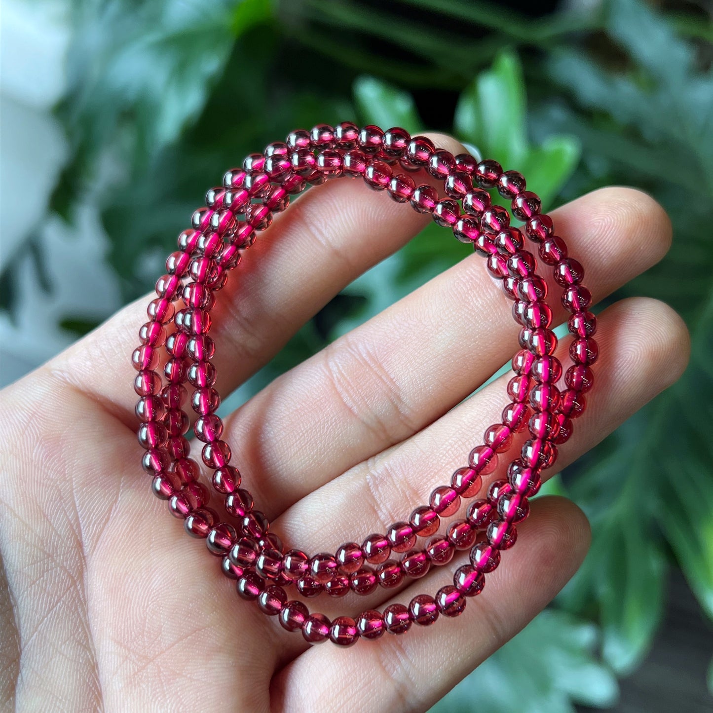 Bracelet VIP Triple Tour Grenat Taille 4 mm