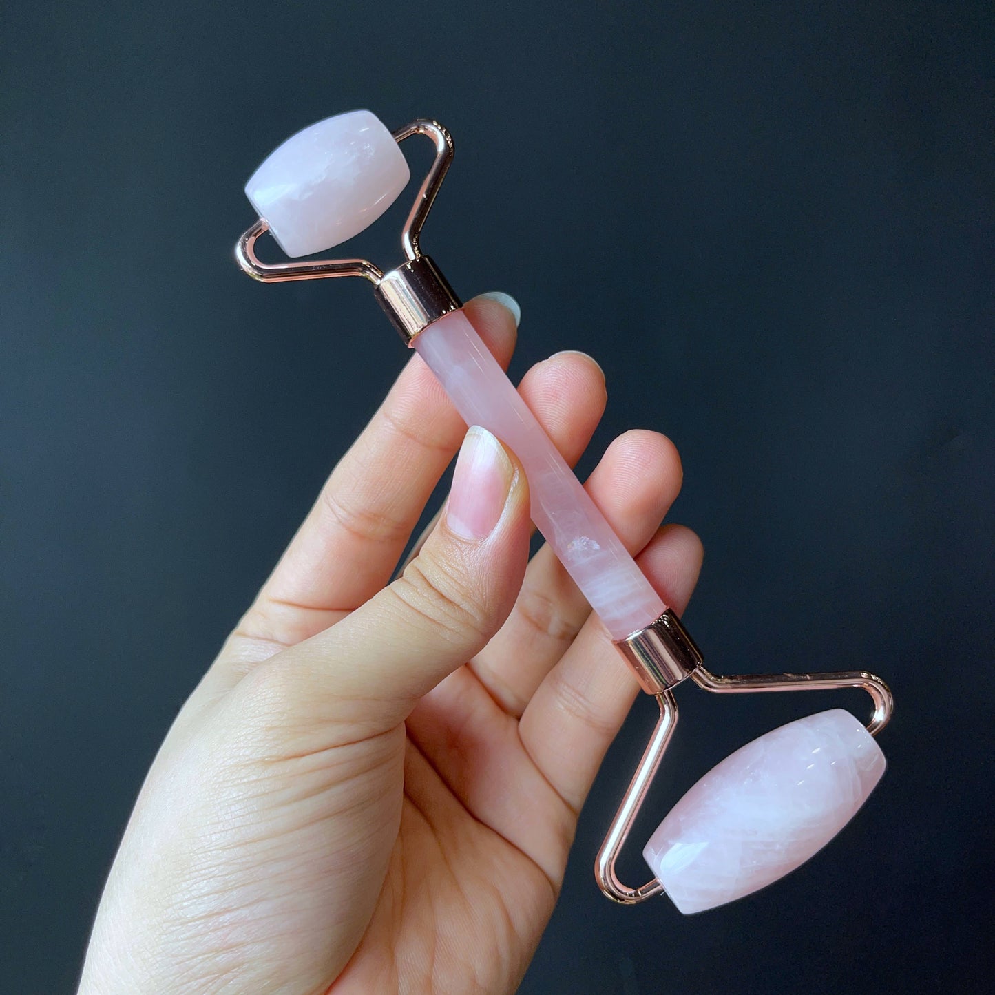 Rouleaux faciaux en quartz rose