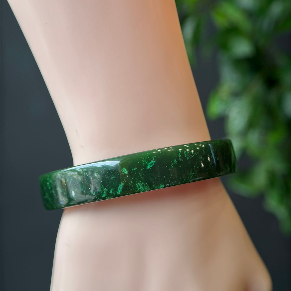 Natural Nephrite Jade VIP Banlge Square Style Size 54 mm
