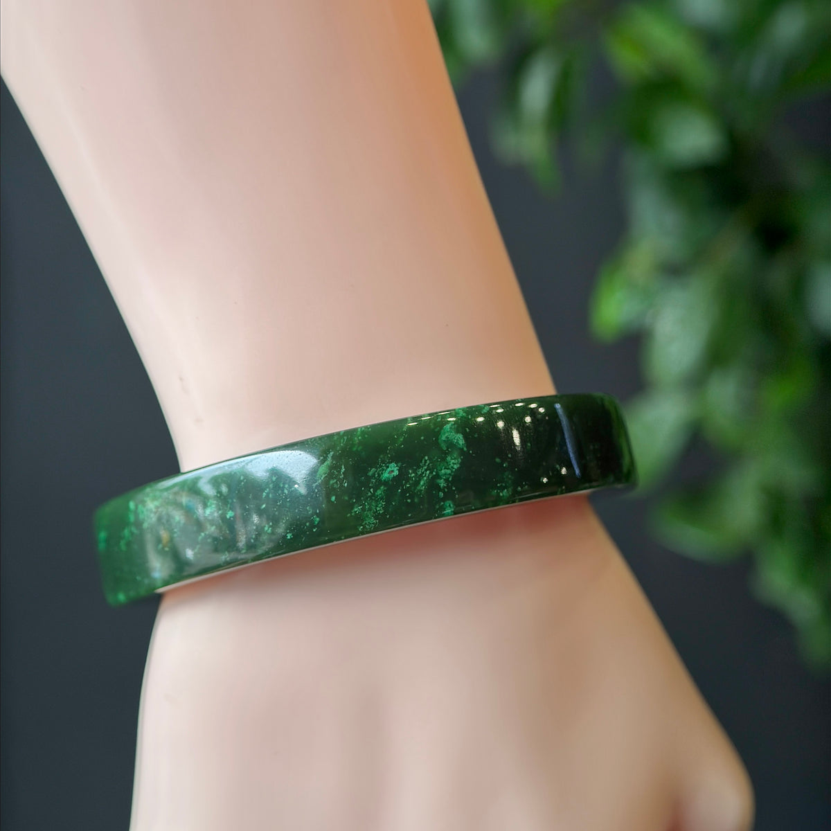 Natural Nephrite Jade VIP Banlge Square Style Size 54 mm