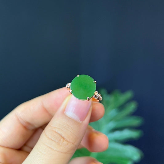 Natural Nephrite Jade Ring in 14 k Yellow Gold Setting size 1.55