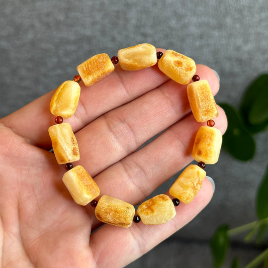 Root Amber Freeform mixed with Garnet Bracelet Size 9 mm