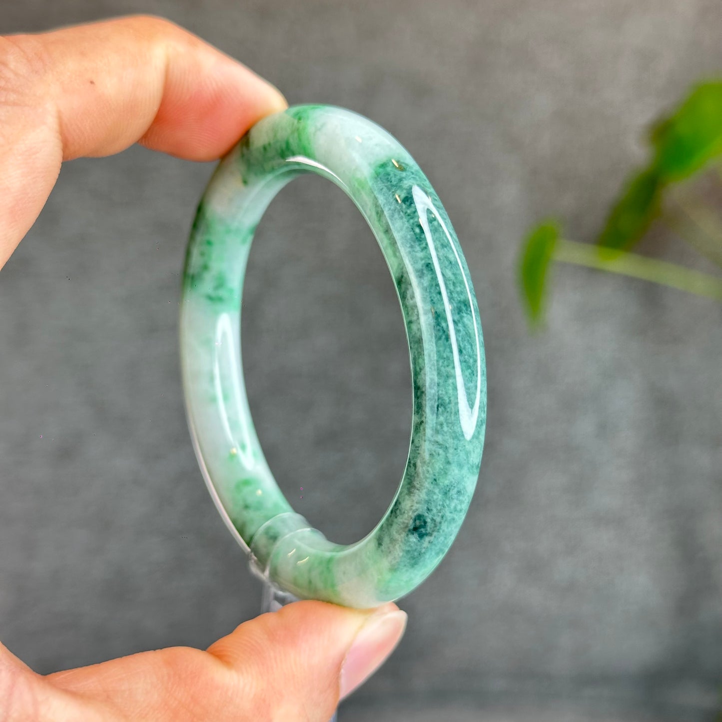 Son Thuy Light Green Natural Jadeite Jade Bangle Chopstick Style Size 51 mm