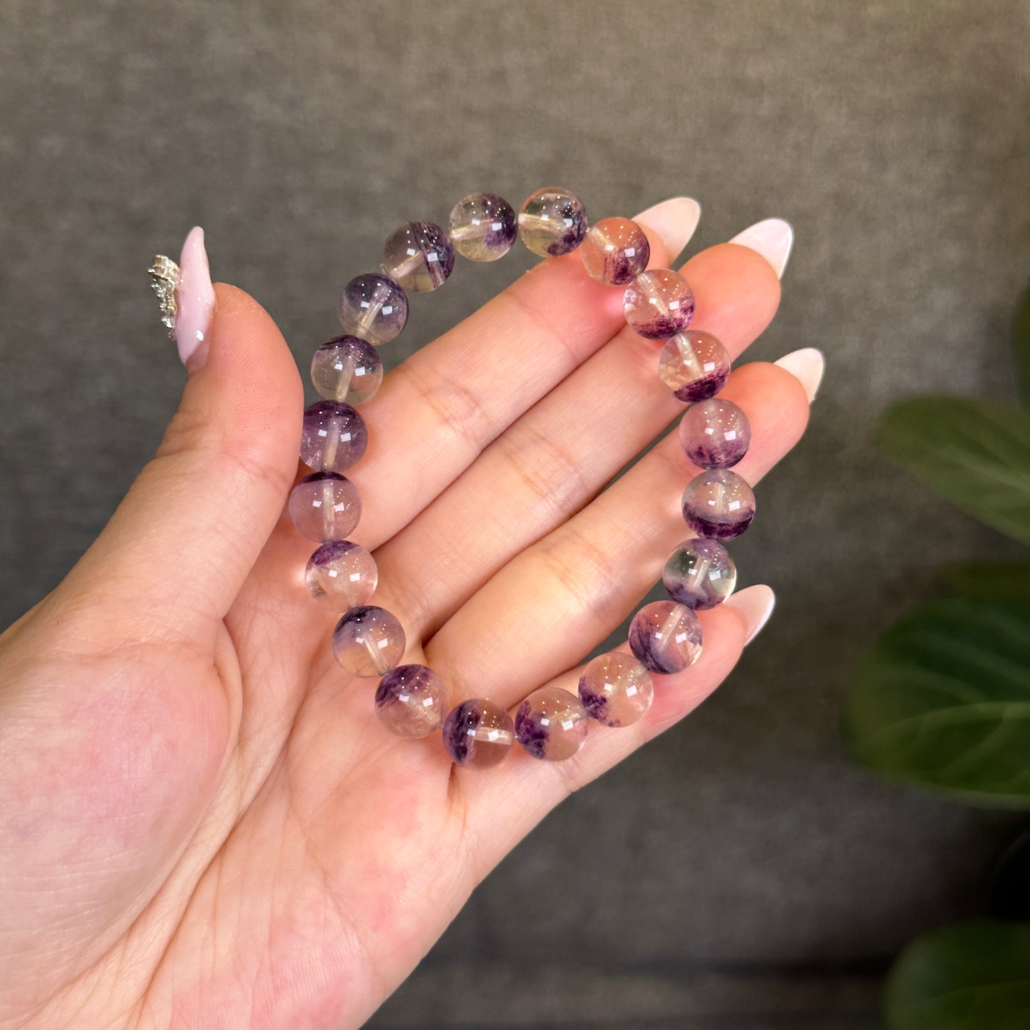 Fluorite violette des États-Unis dans des bracelets à quartz taille 9,5 mm