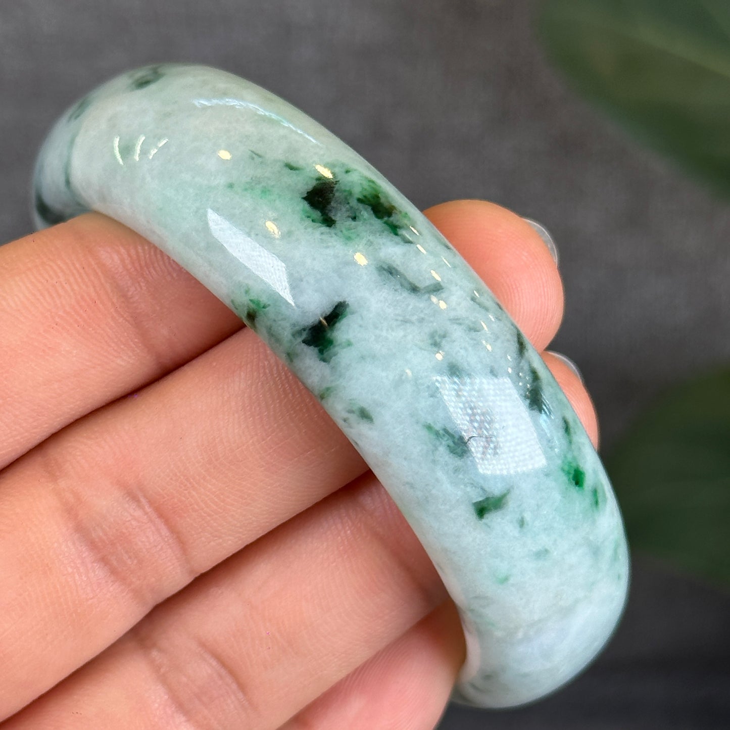 Jadeite Jade Bangle Leaf Style Size 57 mm