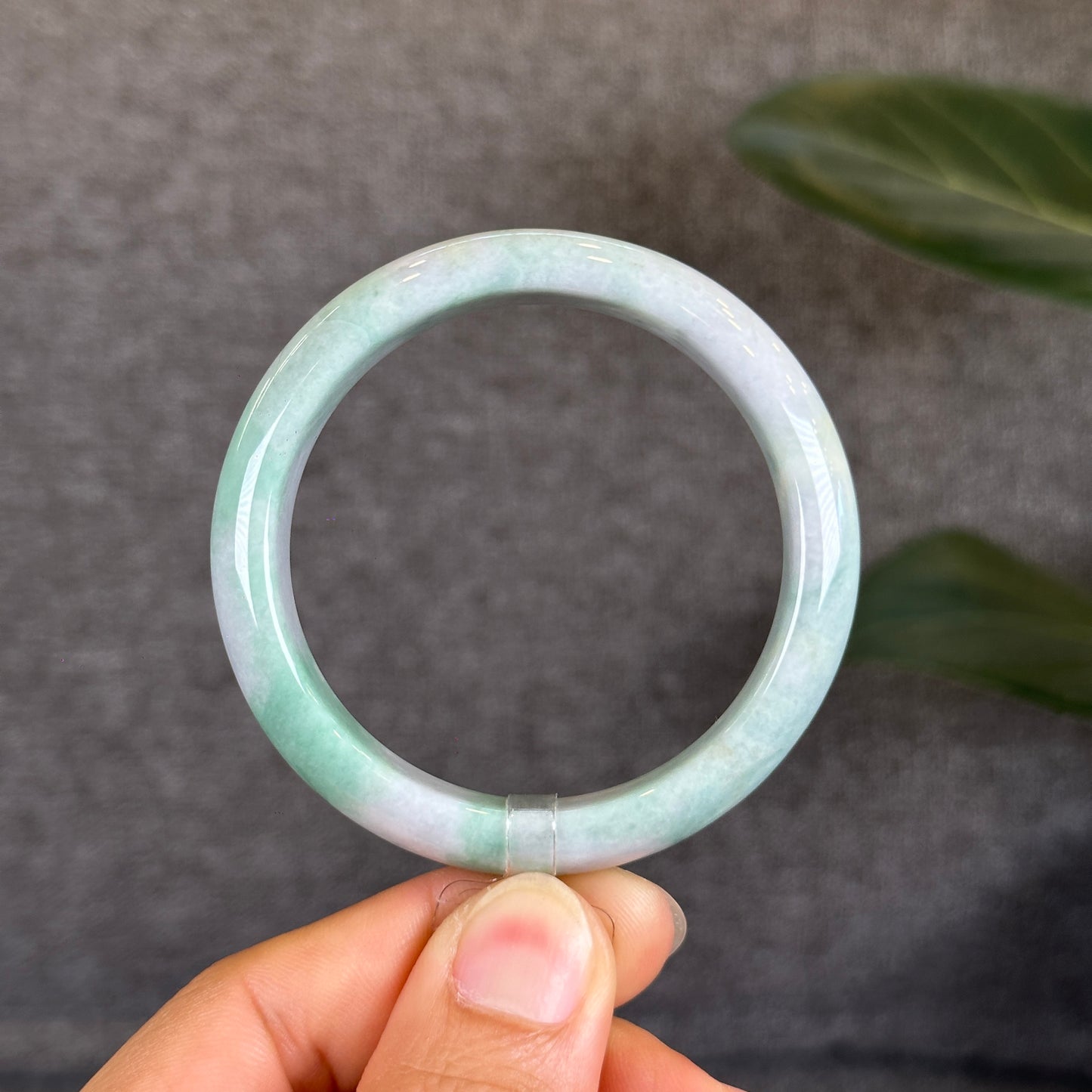 Bracelet en jade jadéite Taille 52,82 mm Style feuille