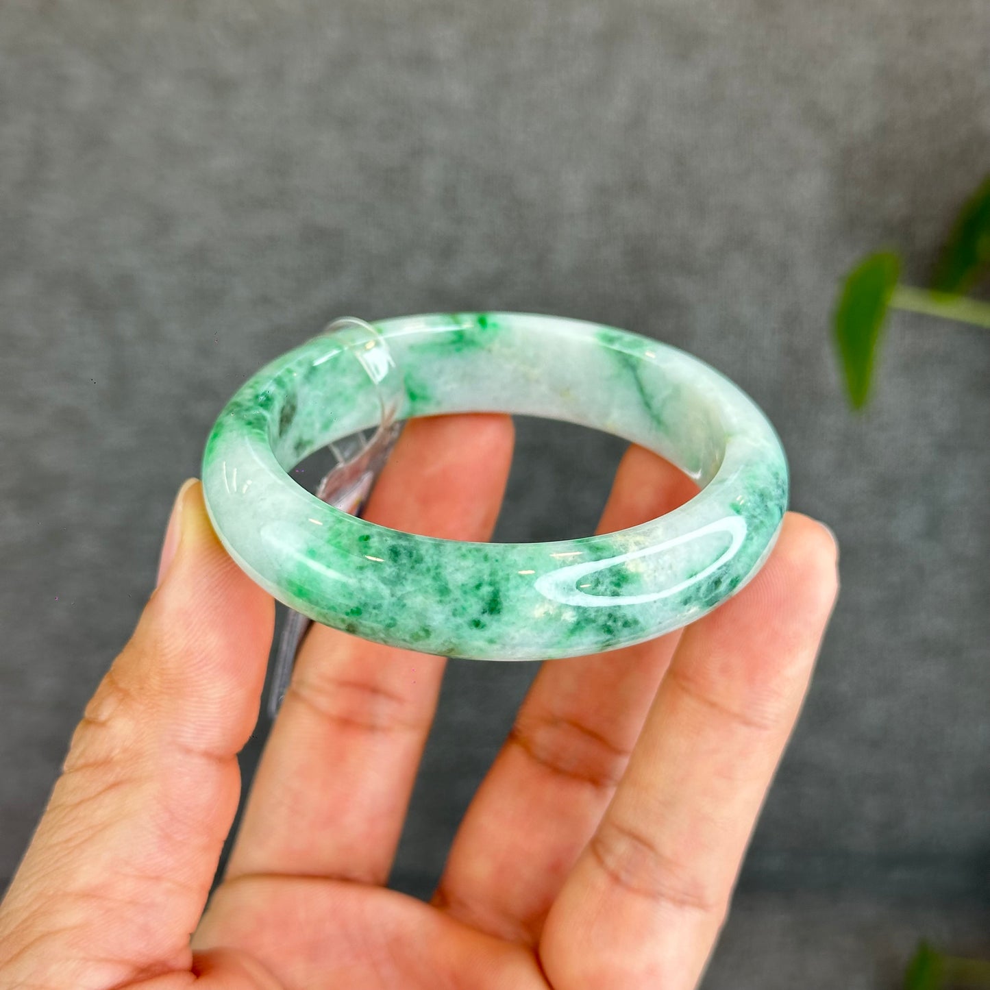 Bracelet en jade de jadéite naturelle vert clair, style feuille, taille 52,12 mm