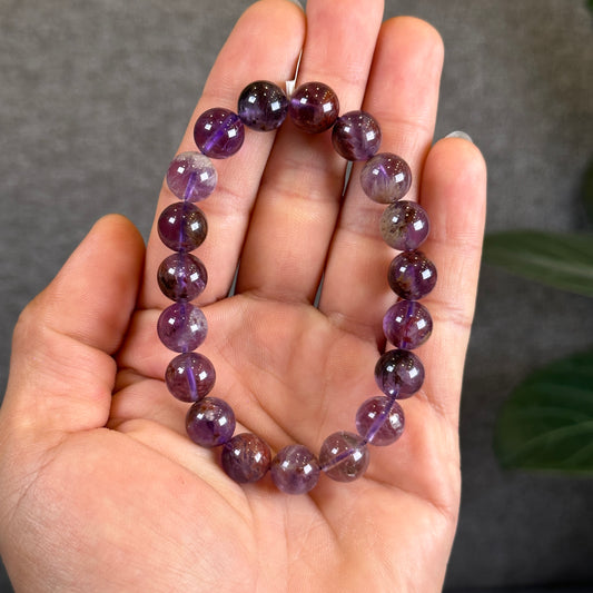 Améthyste brésilienne avec bracelet Cacoxentie Taille 10 mm