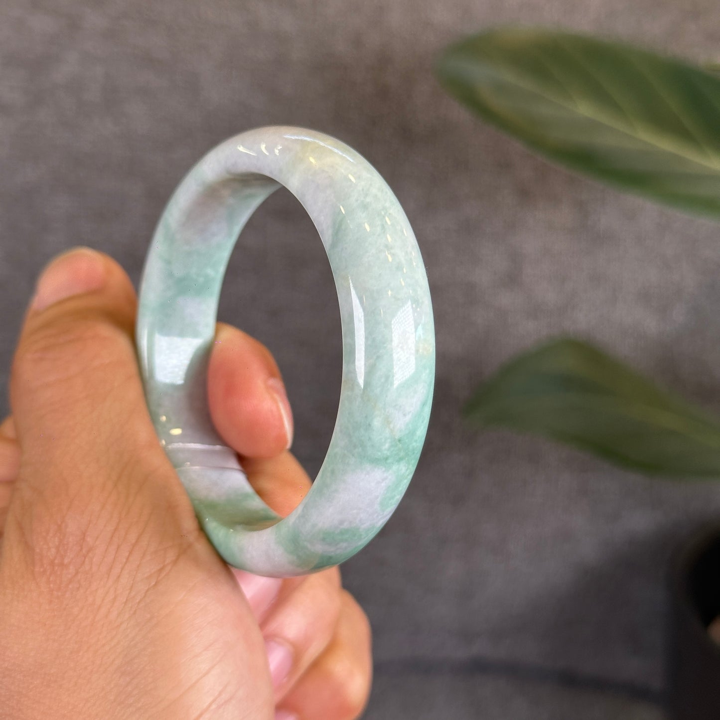 Bracelet en jade jadéite Taille 52,82 mm Style feuille