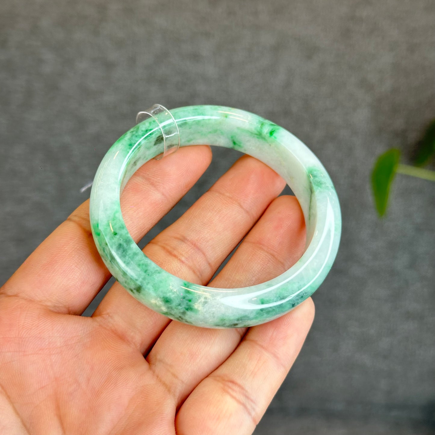 Bracelet en jade de jadéite naturelle vert clair, style feuille, taille 52,12 mm