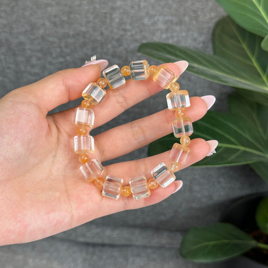 Amphibole jaune en bracelet quartz taille 10,5 mm