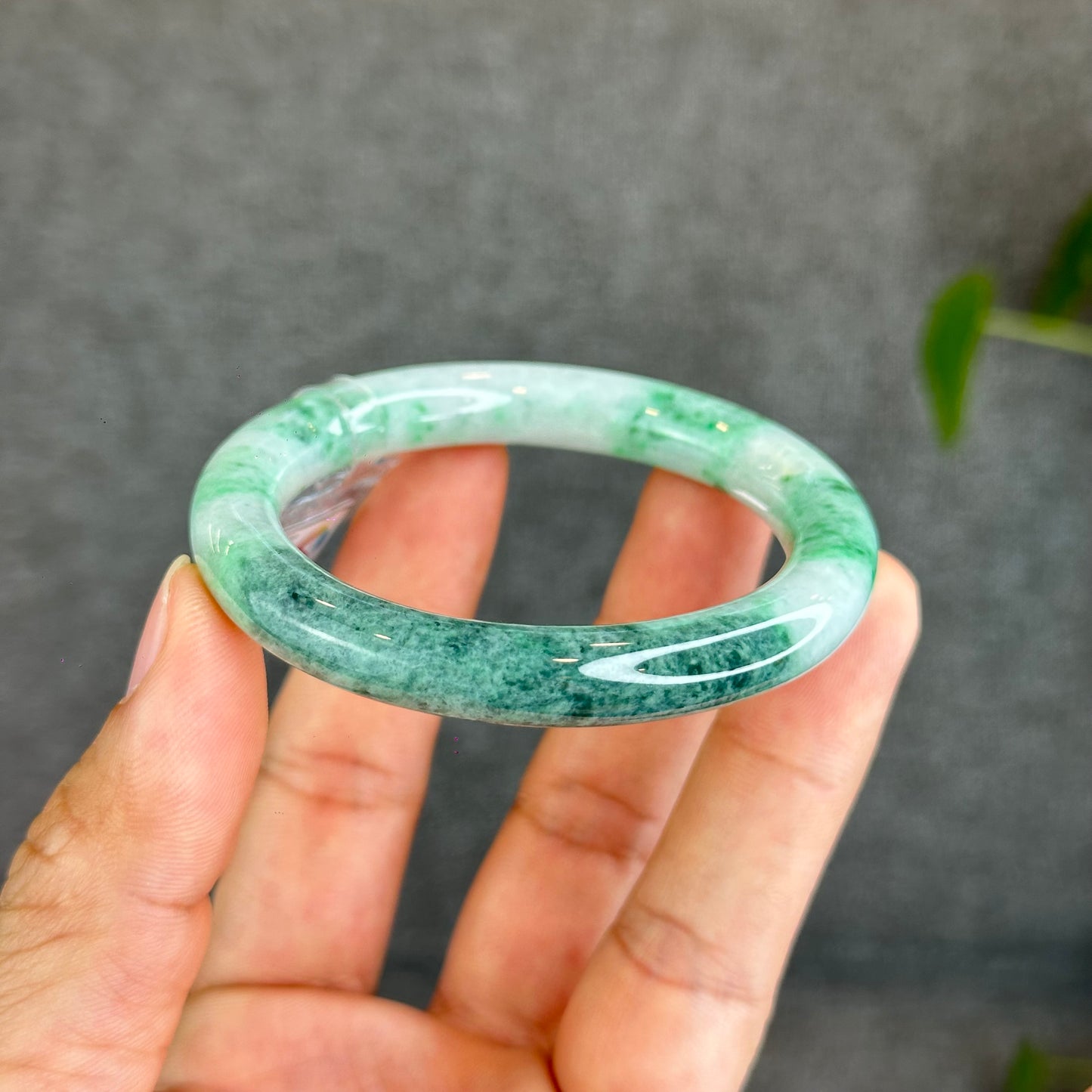 Son Thuy Light Green Natural Jadeite Jade Bangle Chopstick Style Size 51 mm