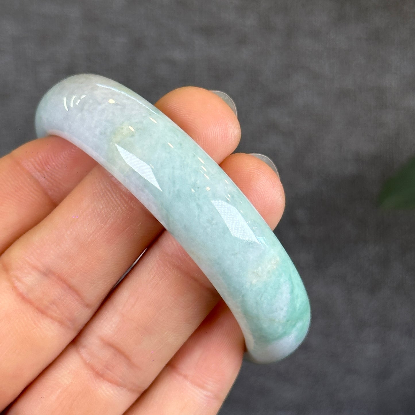 Bracelet en jade jadéite Taille 52,82 mm Style feuille