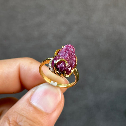 Pixiu Natural Ruby Ring in 10 k Yellow Gold Setting Size 1.7