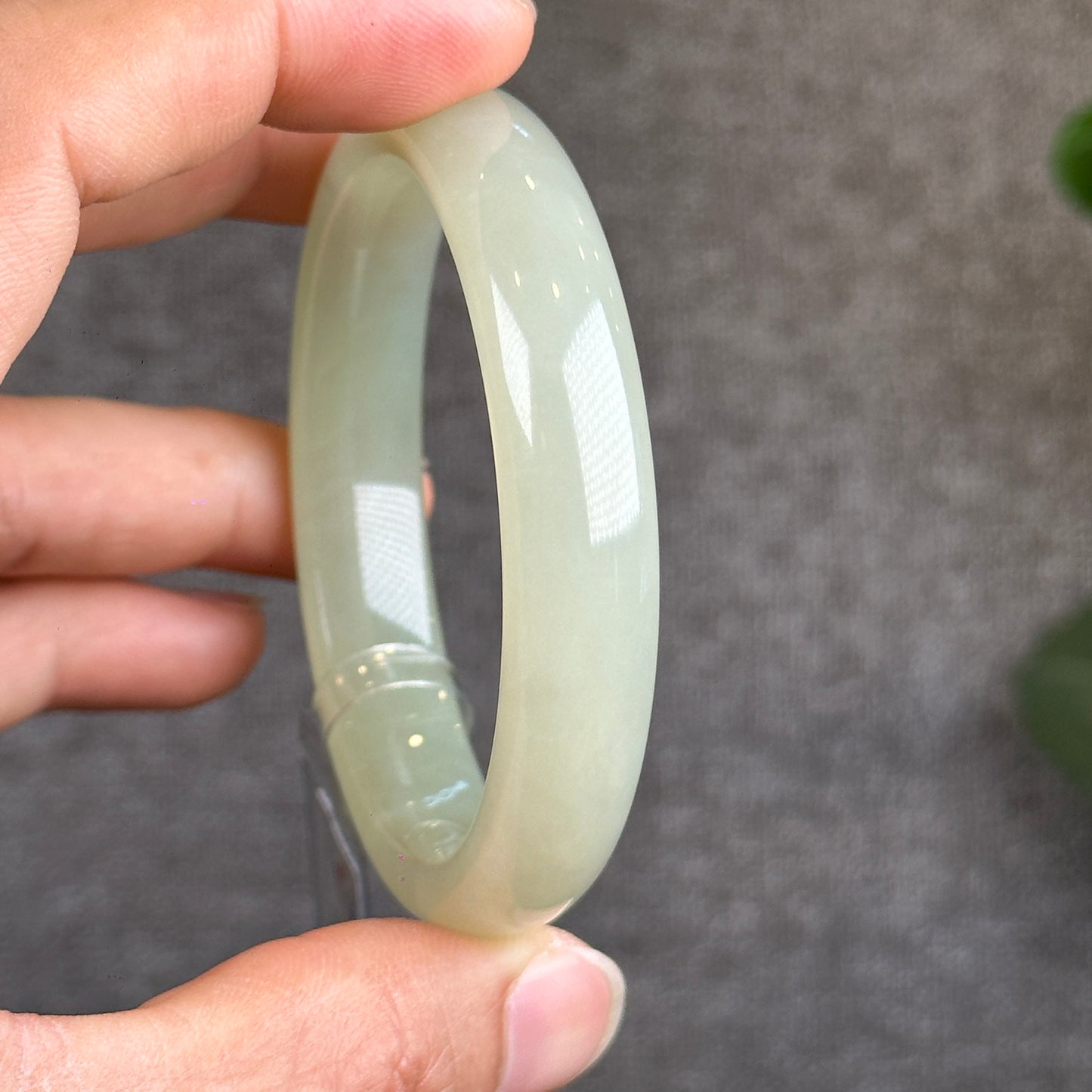 Hoa Dien Natural Nephrite Jade Bangle Chopstick Style Size 54.75 mm