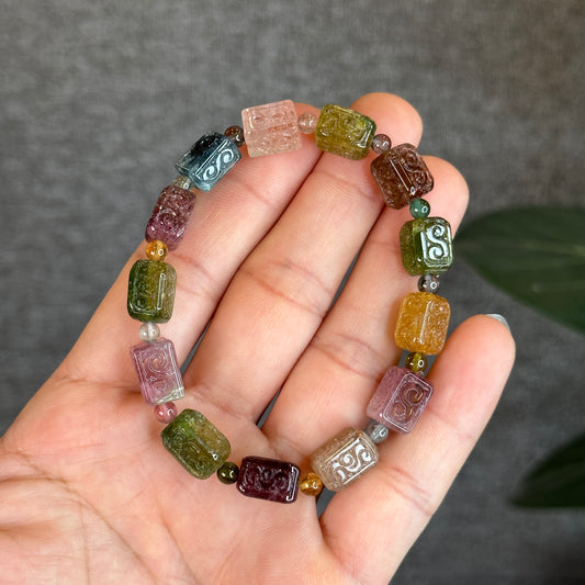Rainbow Tourmaline Nhu Y Lu Thong Bracelet sculpté Taille 11 mm