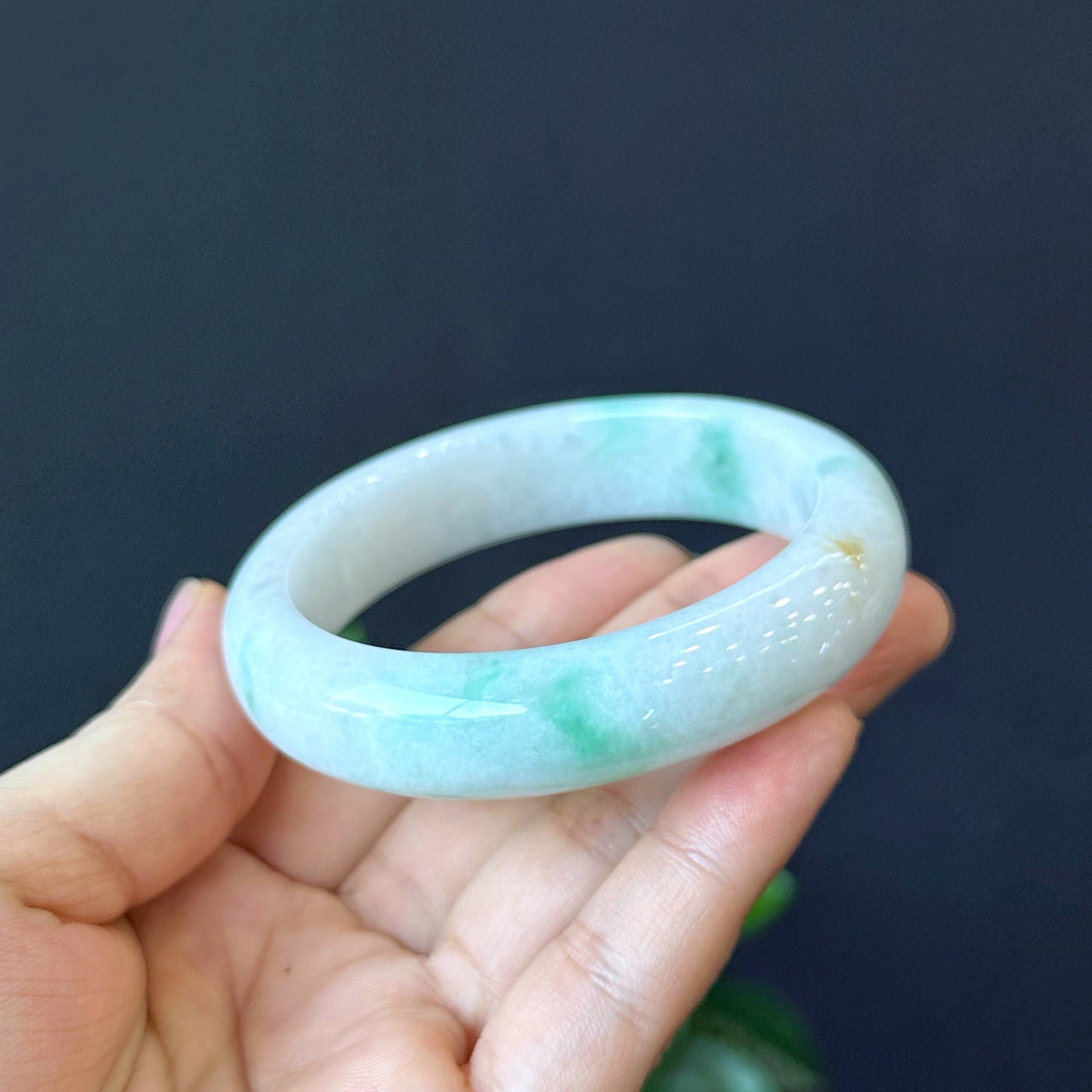 Jadeite Jade Bangle Leaf Style Size 57 mm