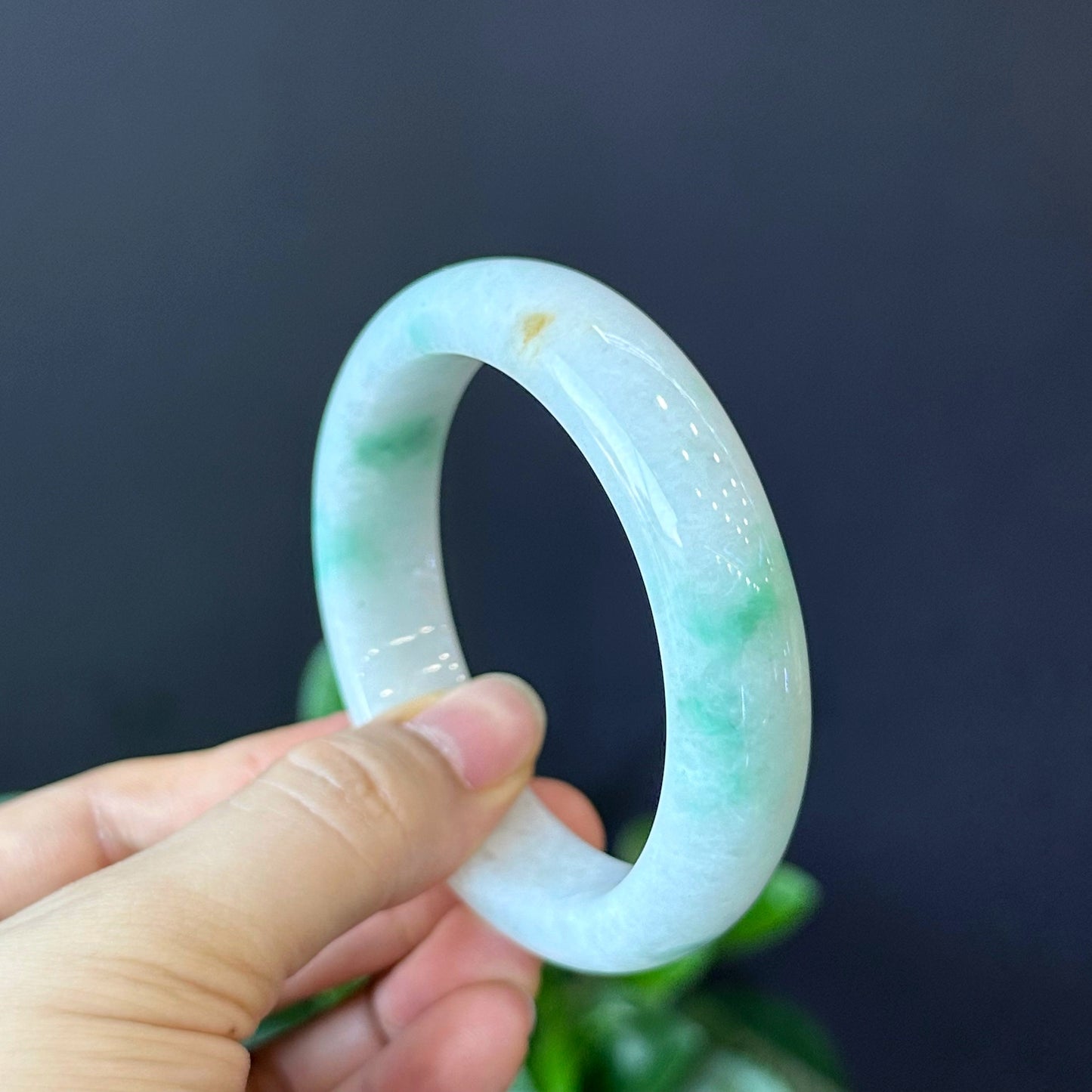 Jadeite Jade Bangle Leaf Style Size 57 mm