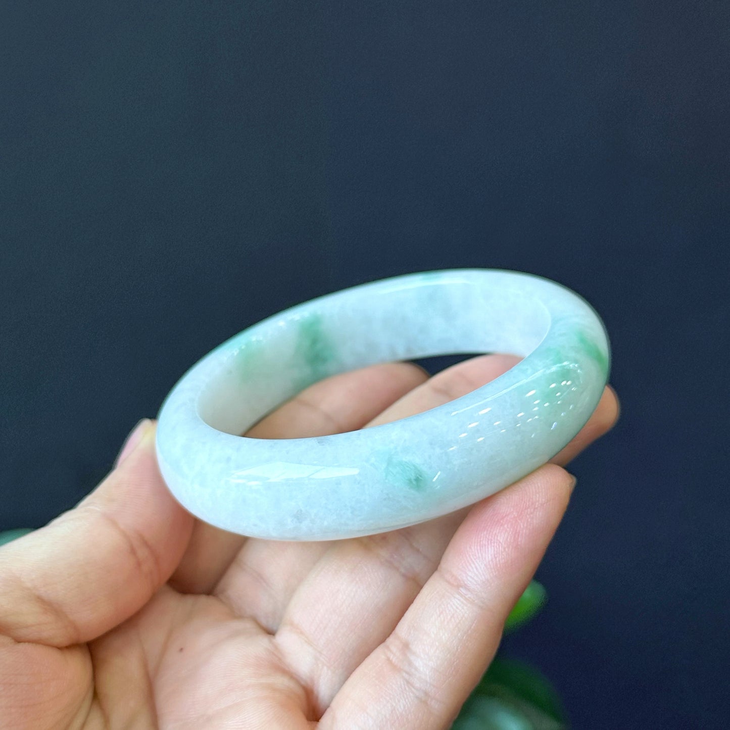 Jadeite Jade Bangle Leaf Style Size 57 mm