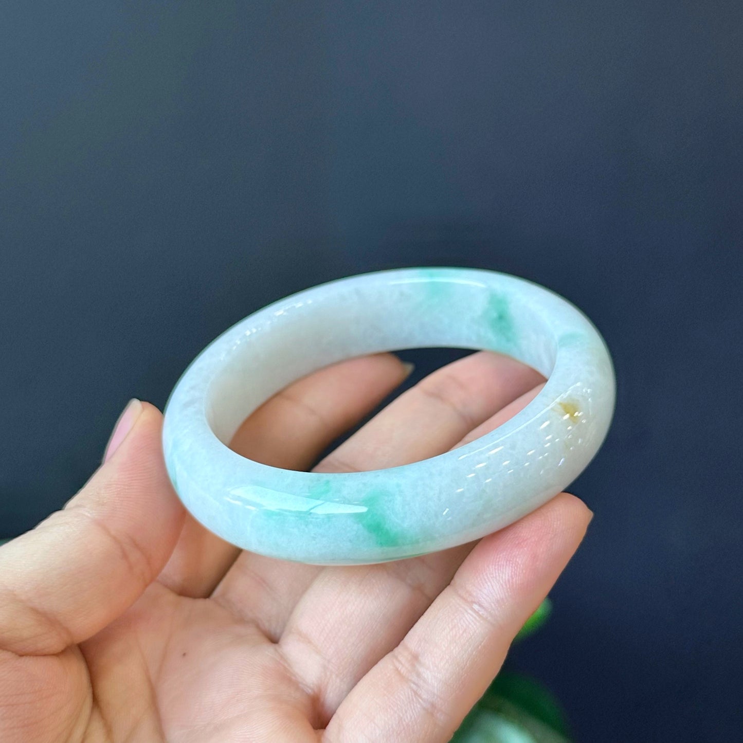 Jadeite Jade Bangle Leaf Style Size 57 mm