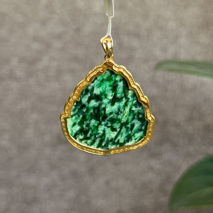 Ho Ly Son Thuy Jadeite Jade Pendant in 10 k Yellow Gold and White Sapphire Setting