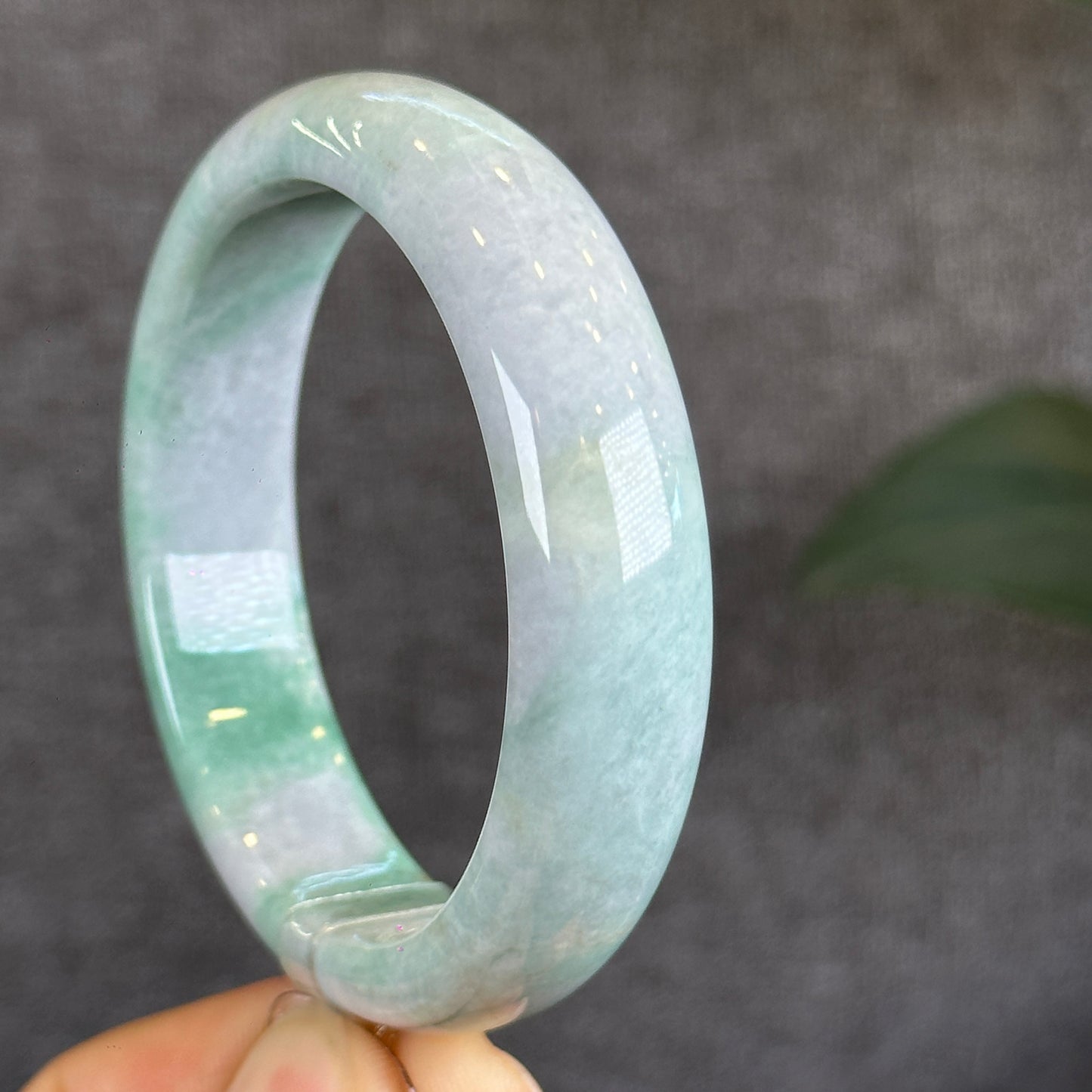 Bracelet en jade jadéite Taille 52,82 mm Style feuille