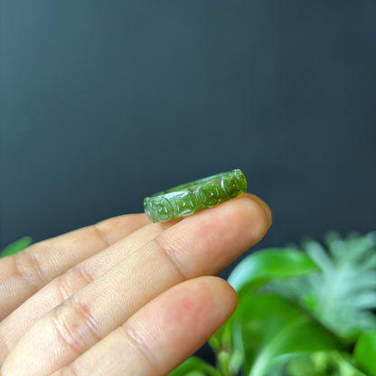 Bague sculptée en jade néphrite Taille 1,8