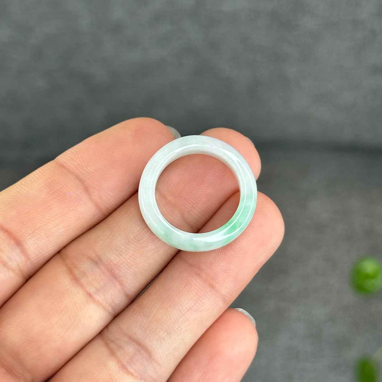 Natural Light Apple Green Ivory White Jadeite Jade Semi Translucent Ring Size 1.8