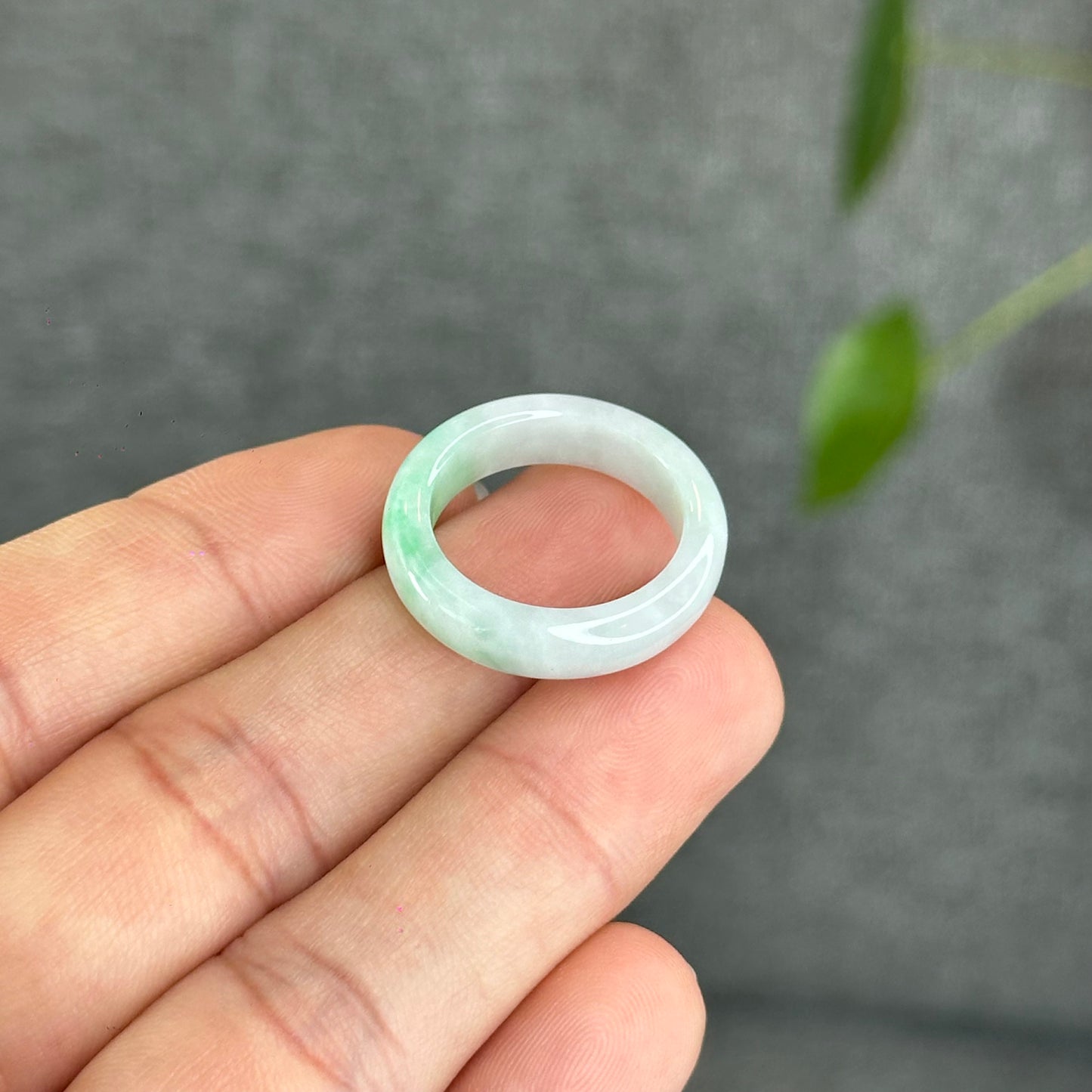 Natural Light Apple Green Ivory White Jadeite Jade Semi Translucent Ring Size 1.8