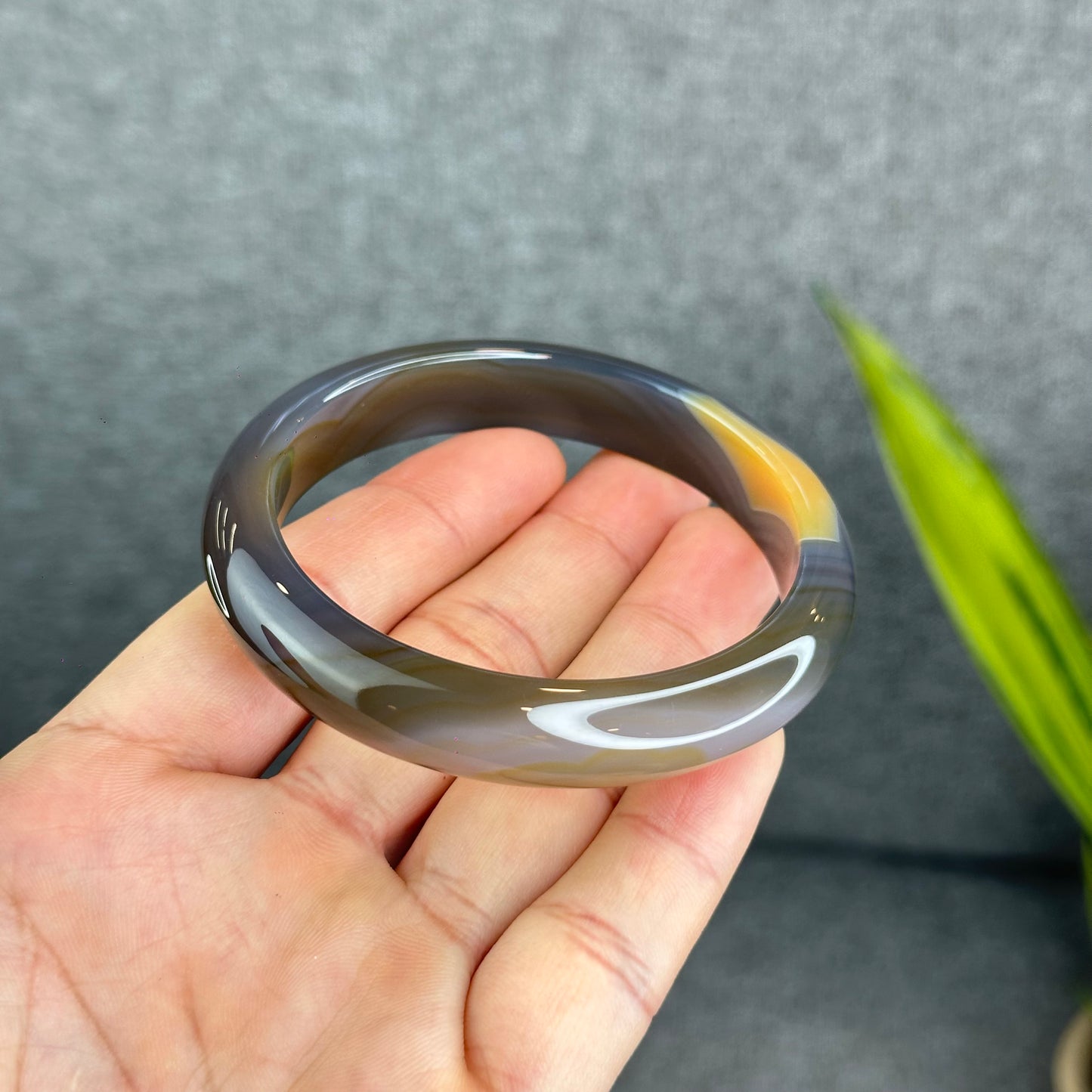 Natural Agate Bangle Leaf Style Size 59.6 mm with Certificate