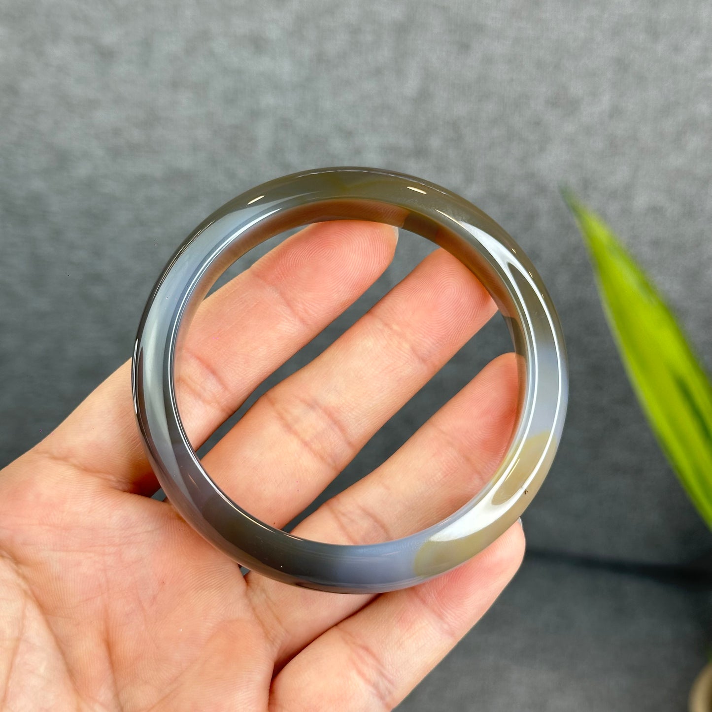 Natural Agate Bangle Leaf Style Size 59.6 mm with Certificate