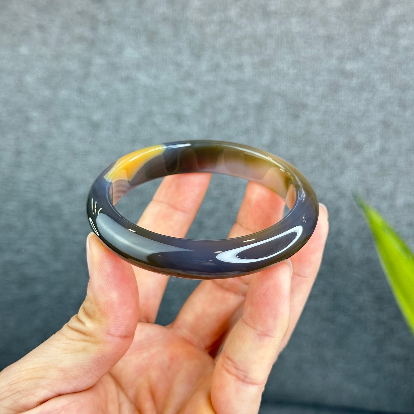 Natural Agate Bangle Leaf Style Size 59.6 mm with Certificate