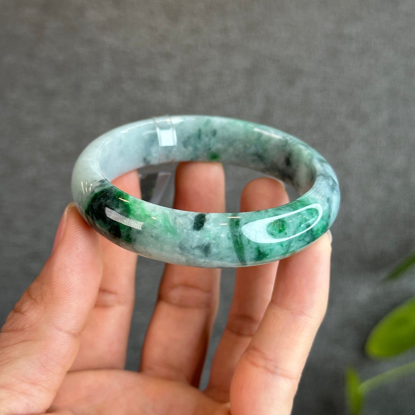 Light Green Son Thuy Natural Jadeite Jade Bangle Leaf Style Size 55.5 mm