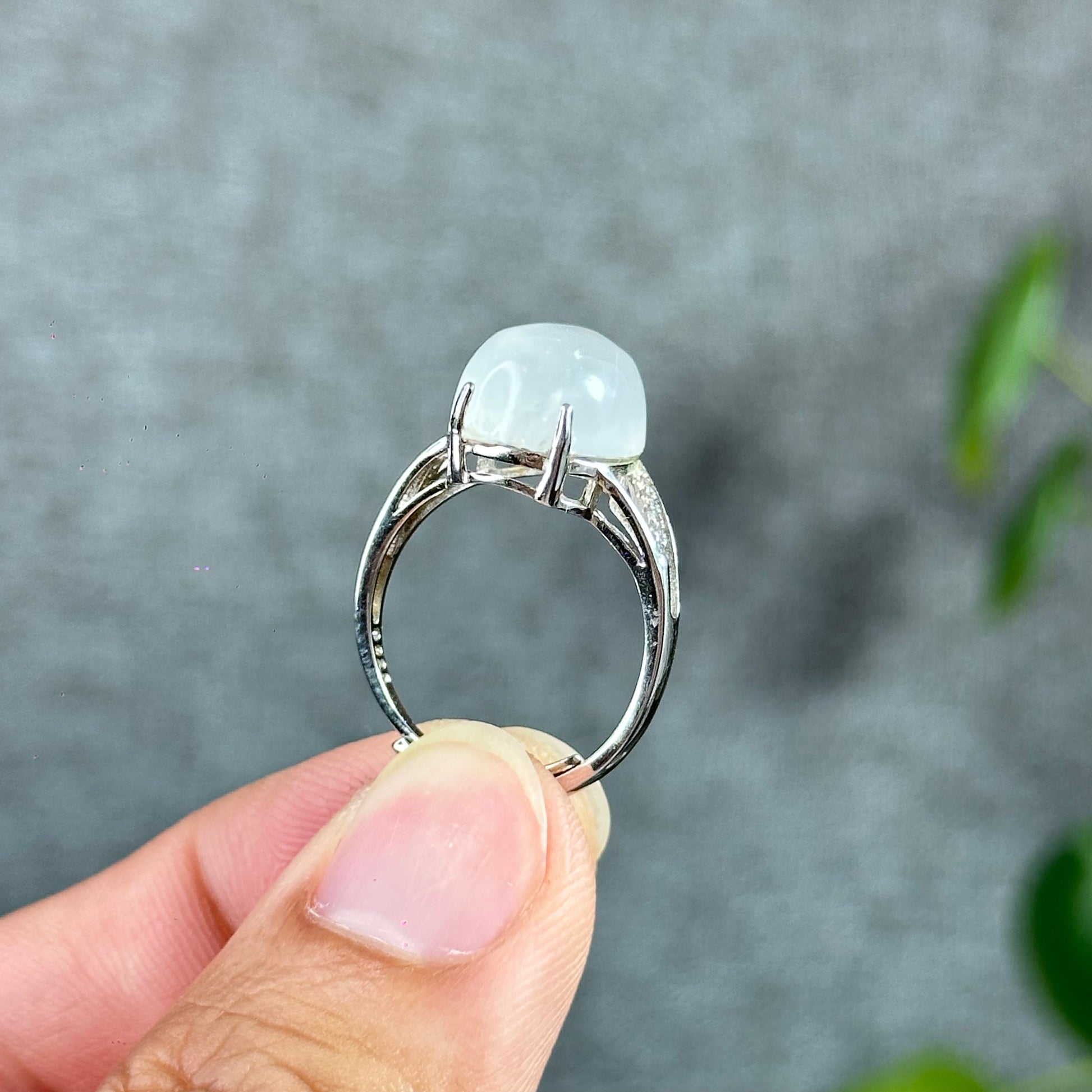 Beautiful and Natural Moonstone Ring