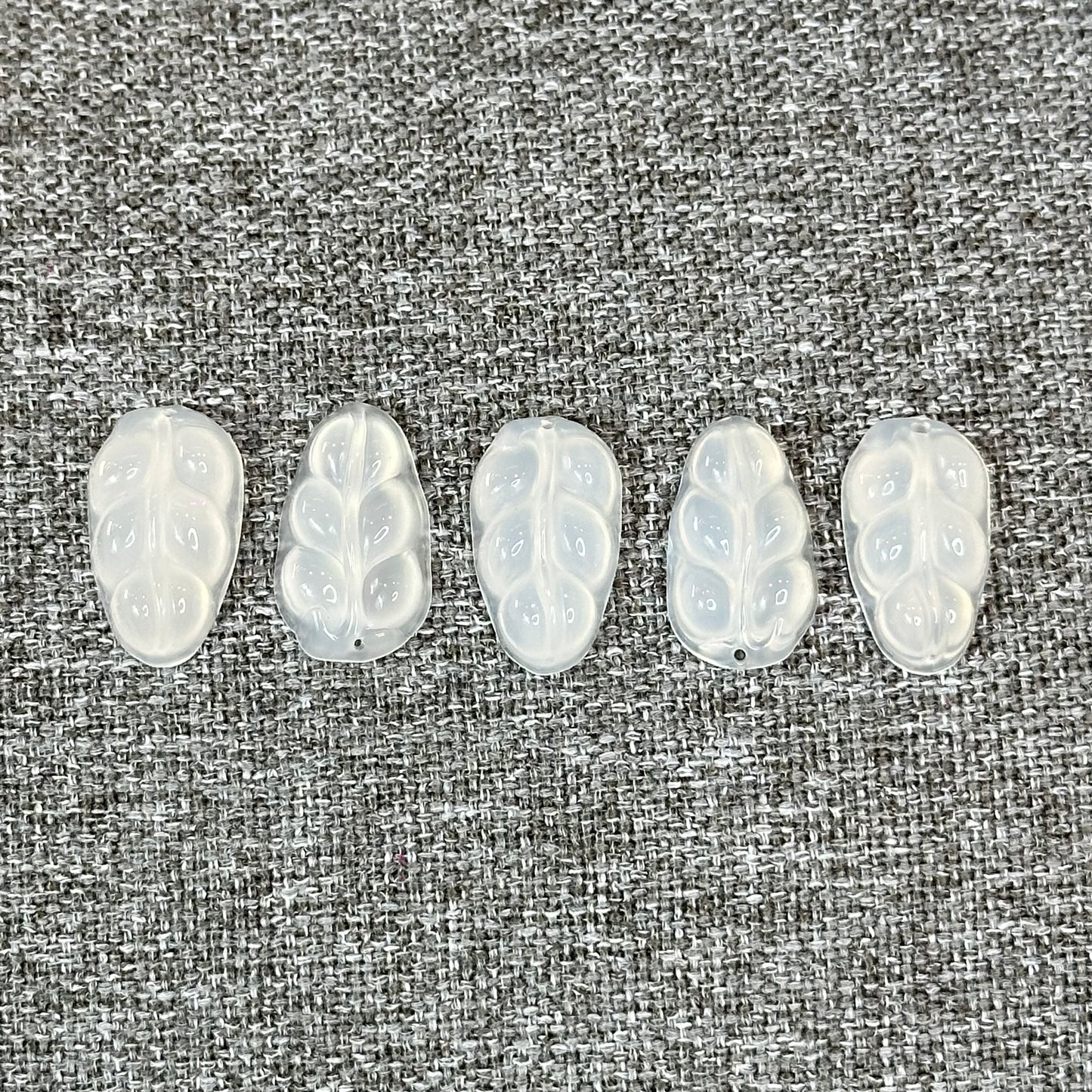 Natural White Agate Leaf Hanging Accessory(Random Color Based on Availability)