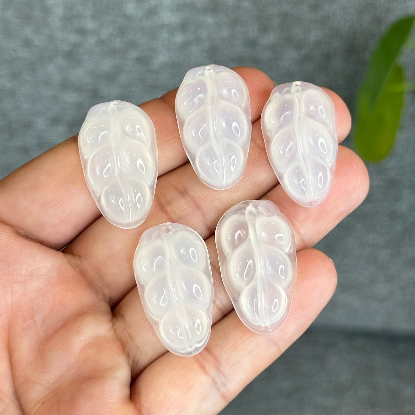 Natural White Agate Leaf Hanging Accessory(Random Color Based on Availability)