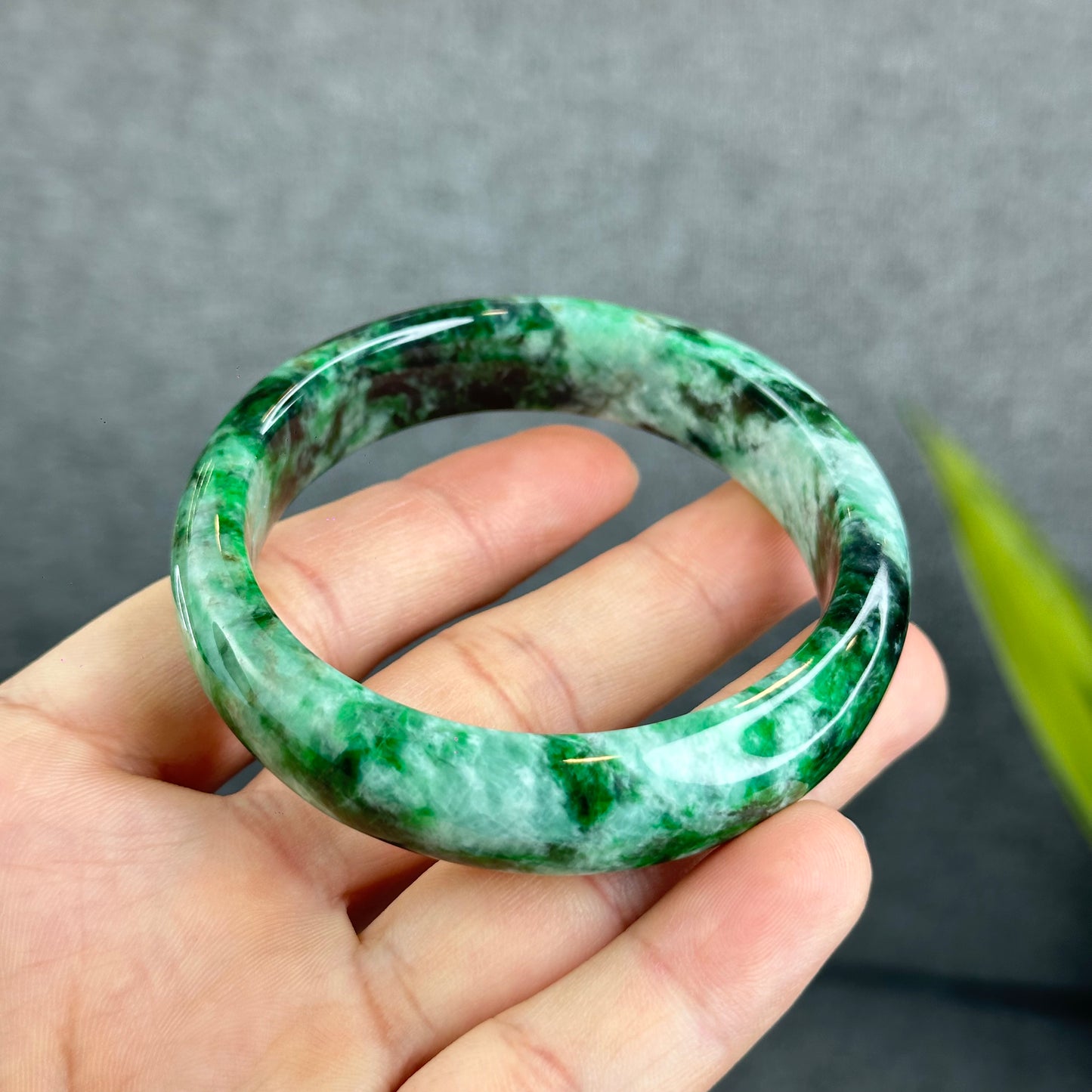Natural Son Thuy Jadeite Jade Bangle Leaf Style Size 54.5 mm