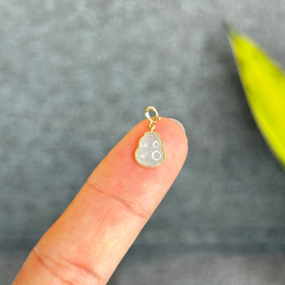 Ho Lo Natural Jadeite Jade Pendant