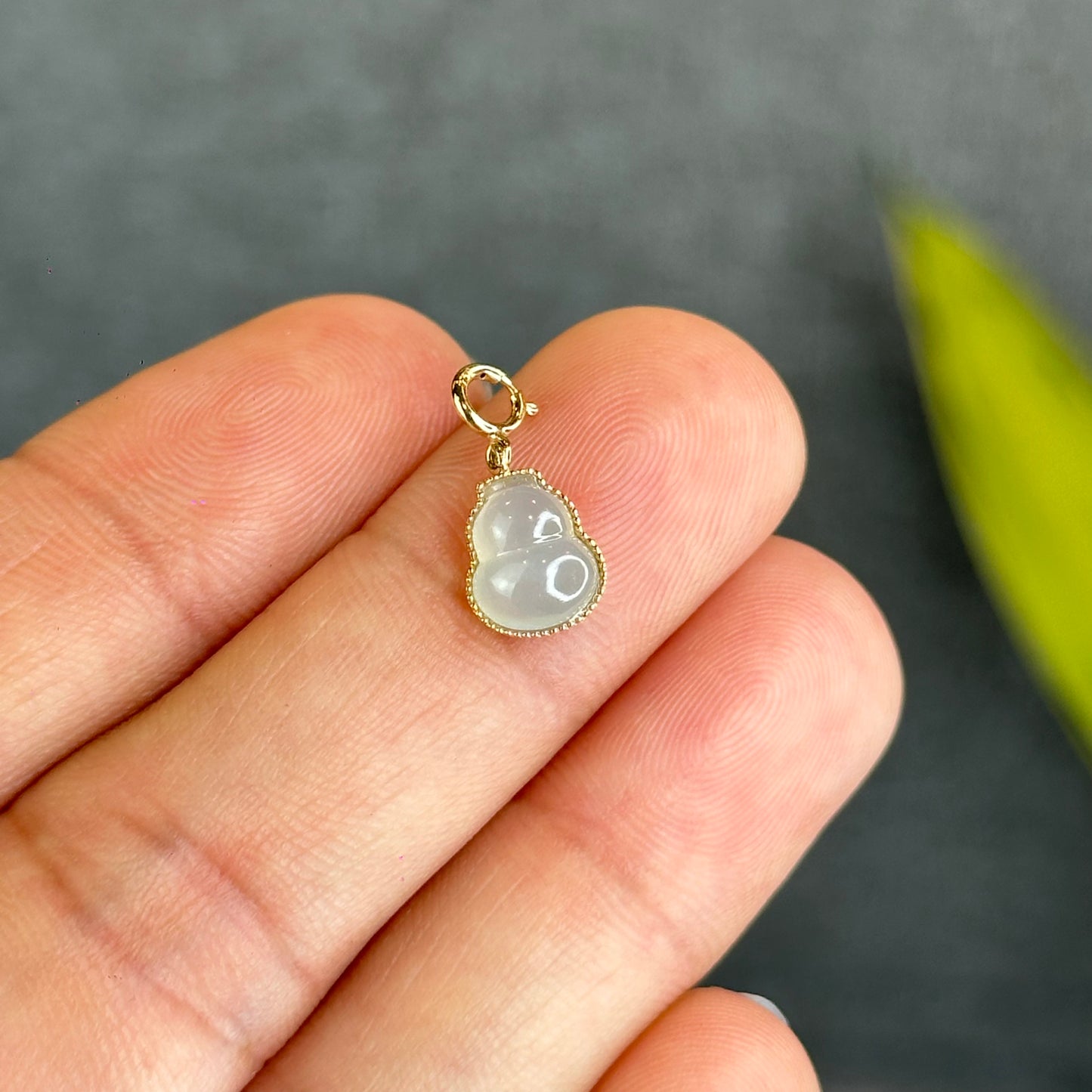 Ho Lo Natural Jadeite Jade Pendant