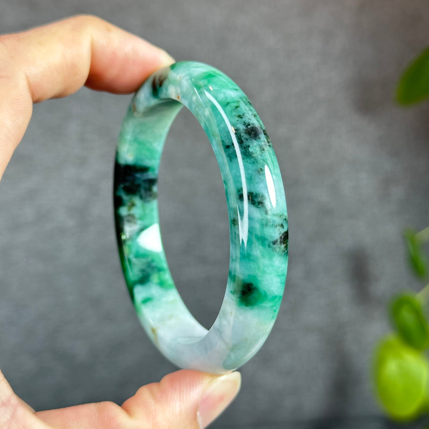 Natural Jadeite Jade Bangle Leaf Stlye Size 56.6 mm