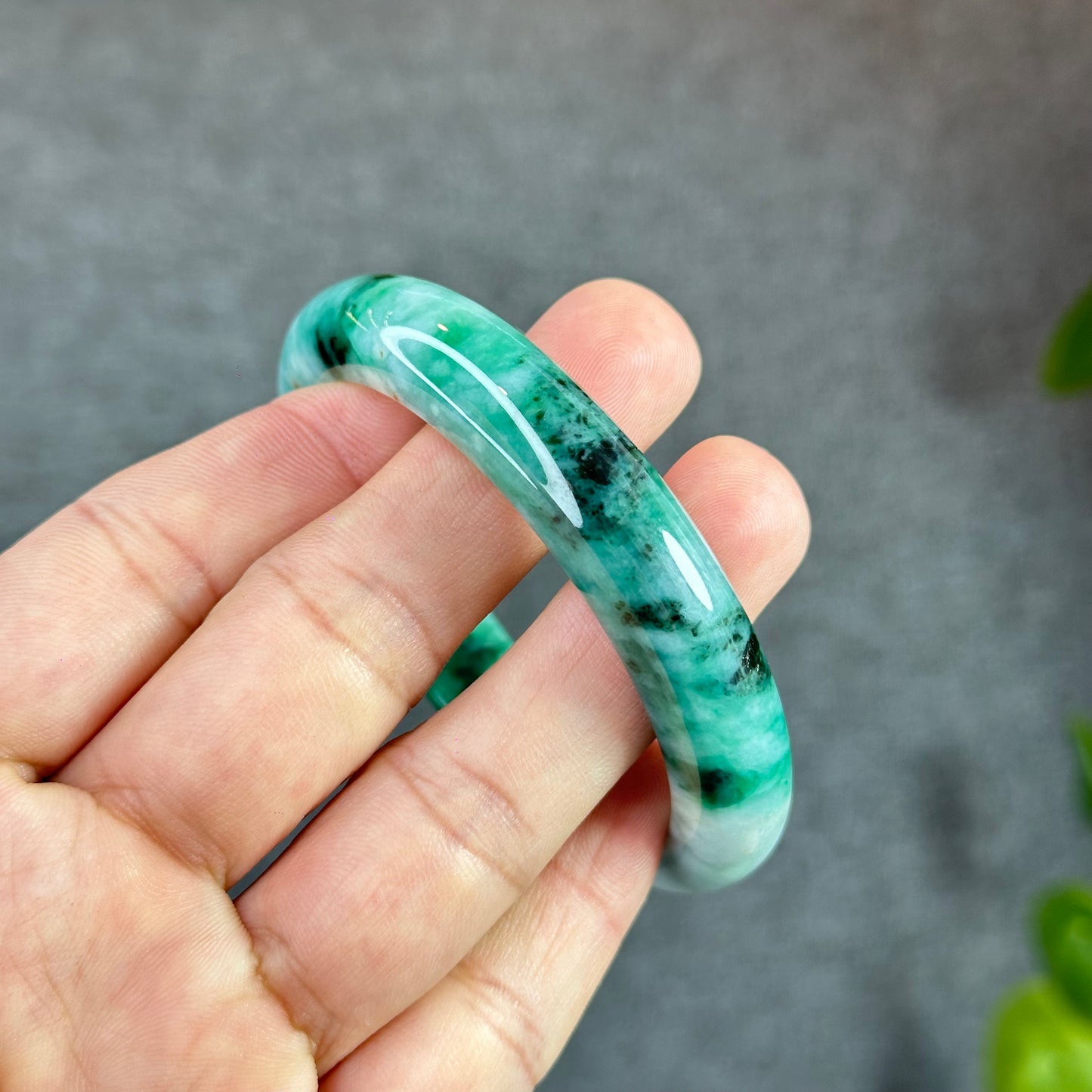 Natural Jadeite Jade Bangle Leaf Stlye Size 56.6 mm