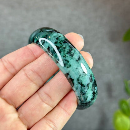 Natural Jadeite Jade Bangle Leaf Stlye Size 60.9 mm