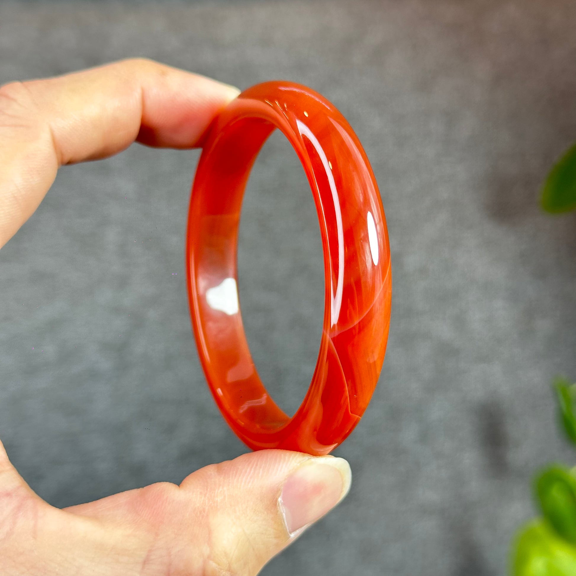 Beautiful and Natural Agate Bangle – Mountain Jade