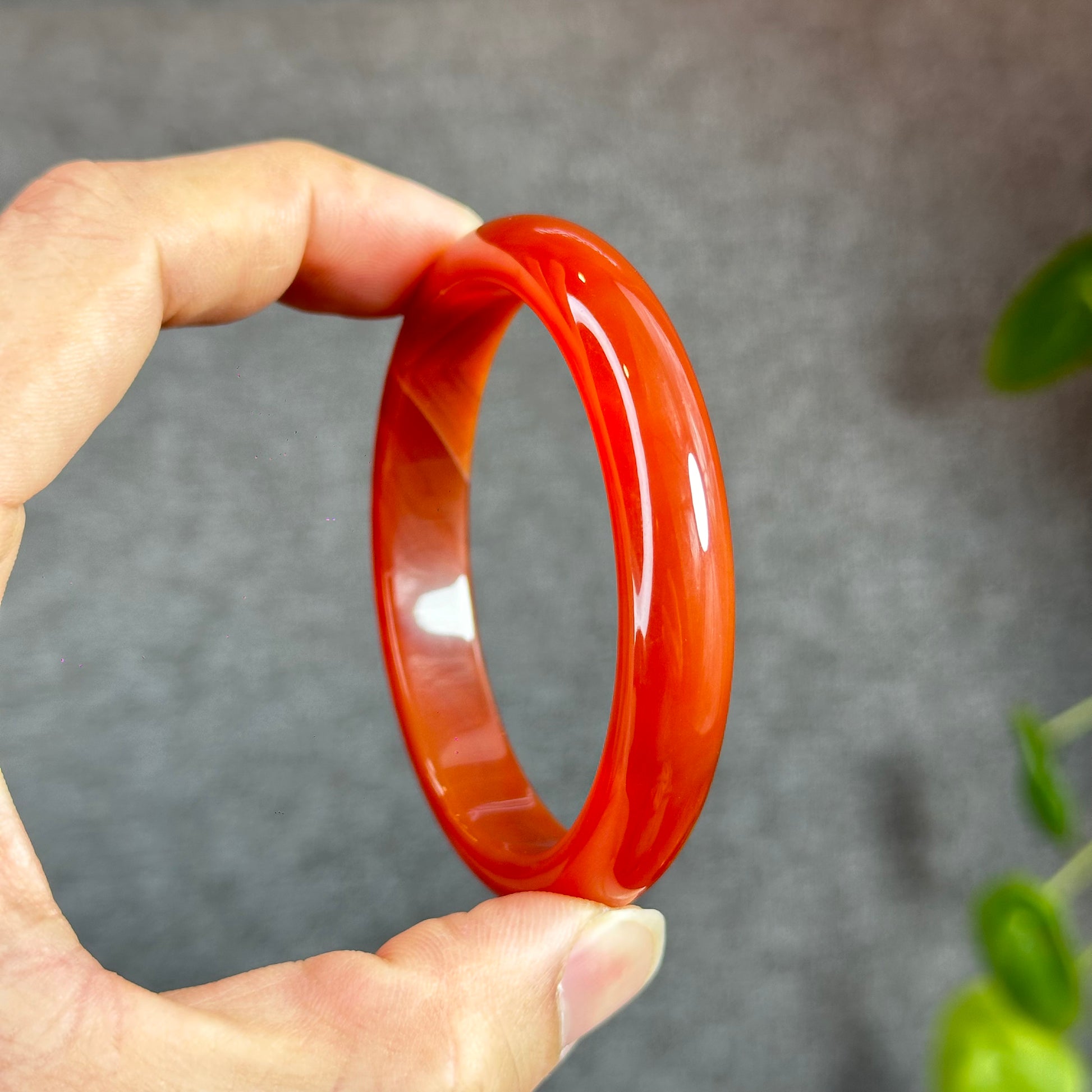 Beautiful and Natural Agate Bangle – Mountain Jade