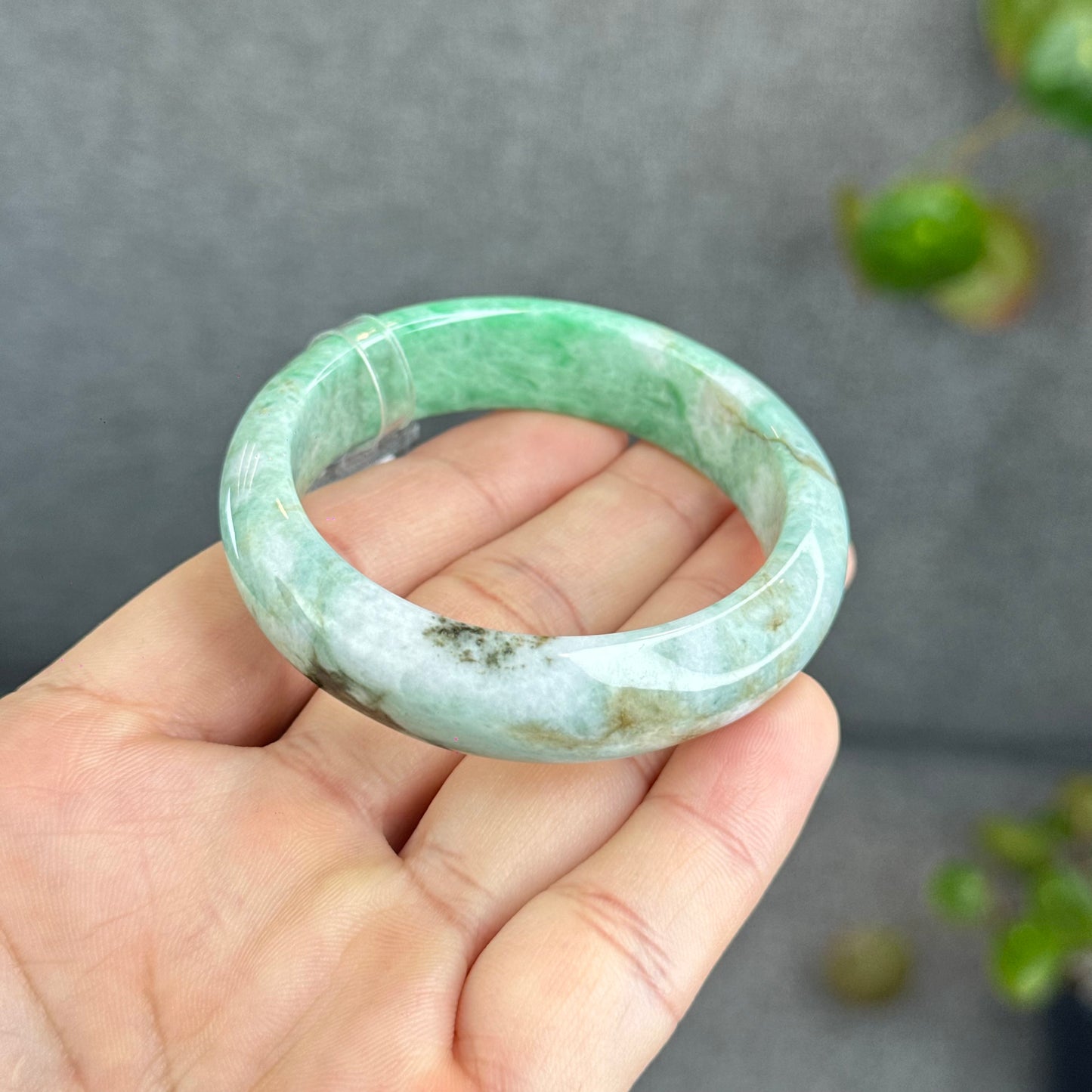 Son Thuy Light Green Natural Jadeite Jade Bangle Leaf Style Size 49 mm